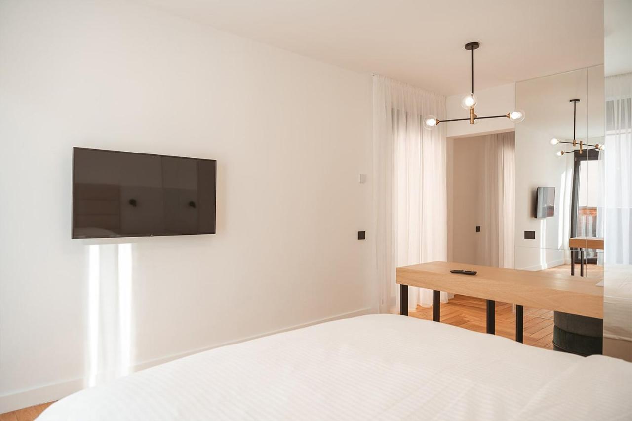 26Bricks Luxury Suites Oradea Exterior photo