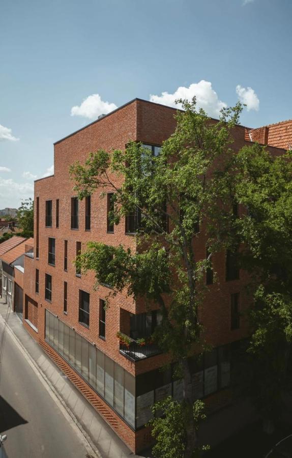 26Bricks Luxury Suites Oradea Exterior photo
